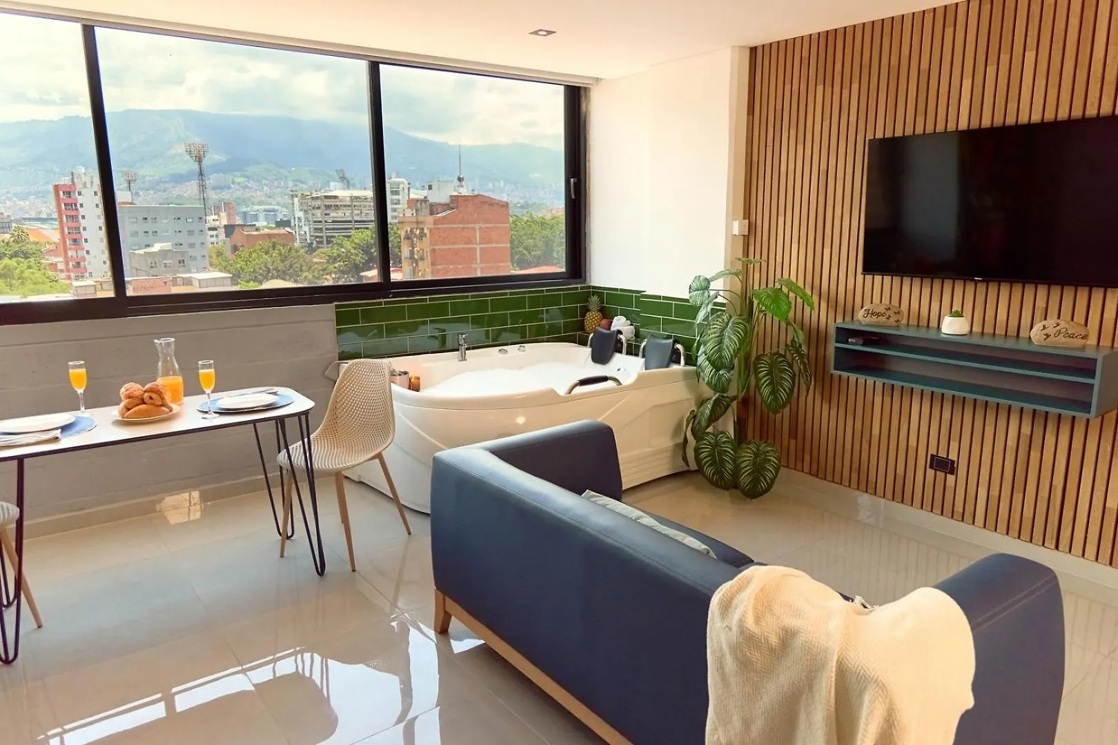 Jacuzzi Comfort Aparta-Suite Stadio Rosa Negra Medellin Apartment