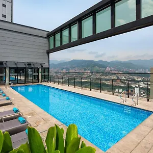 4* Hotel Estelar Square