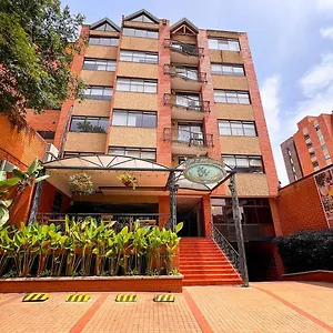 Casa Laureles Медельин